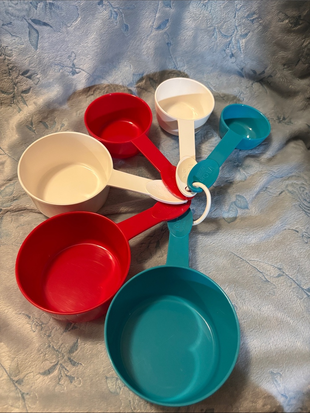Vintage Colorful Plastic Measuring Cup Set - Red, White, Teal